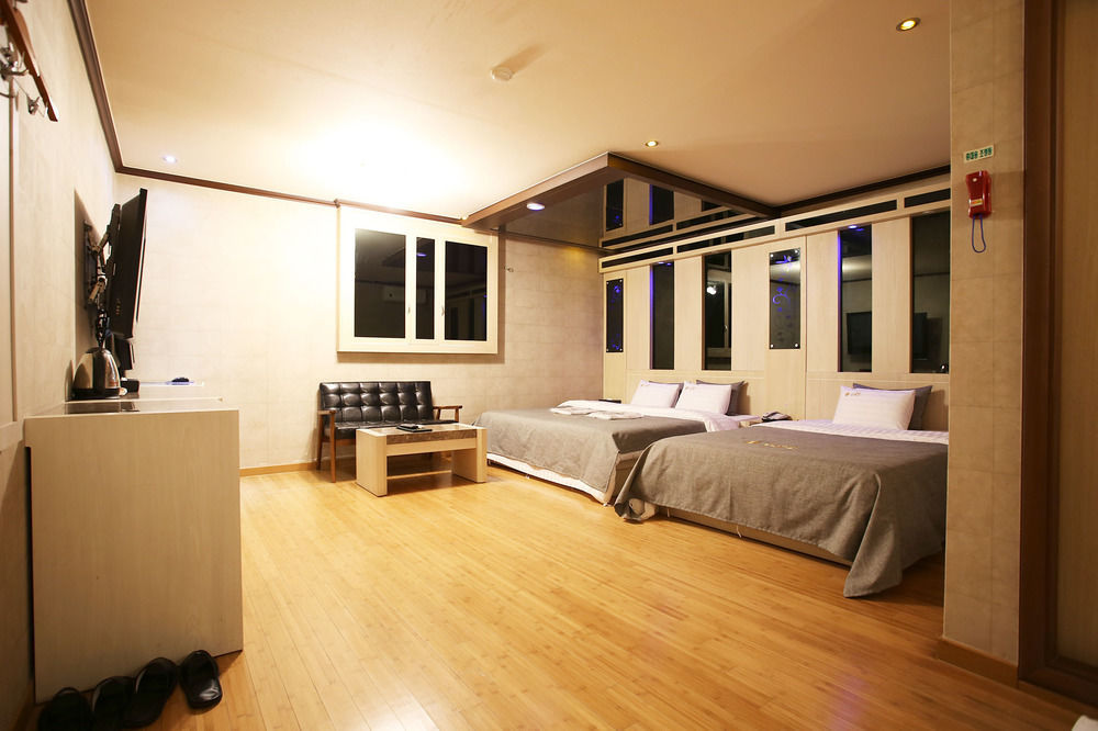 Ost Hotel Chuncheon Exterior photo