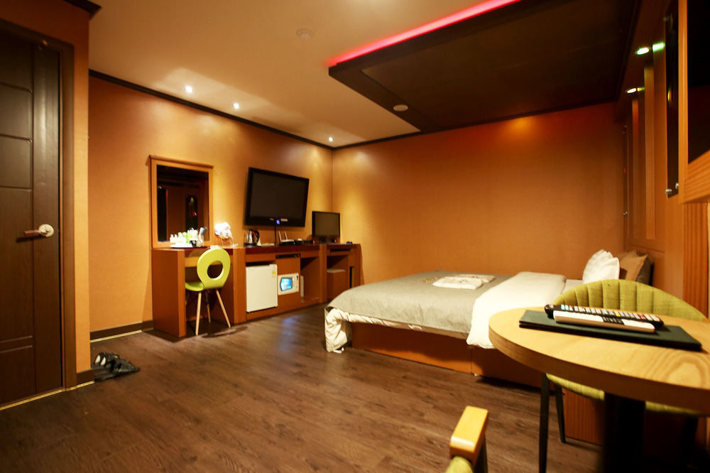 Ost Hotel Chuncheon Exterior photo