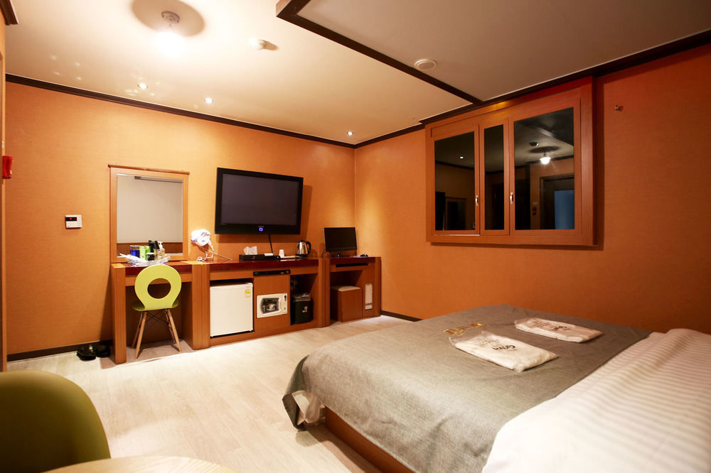 Ost Hotel Chuncheon Exterior photo