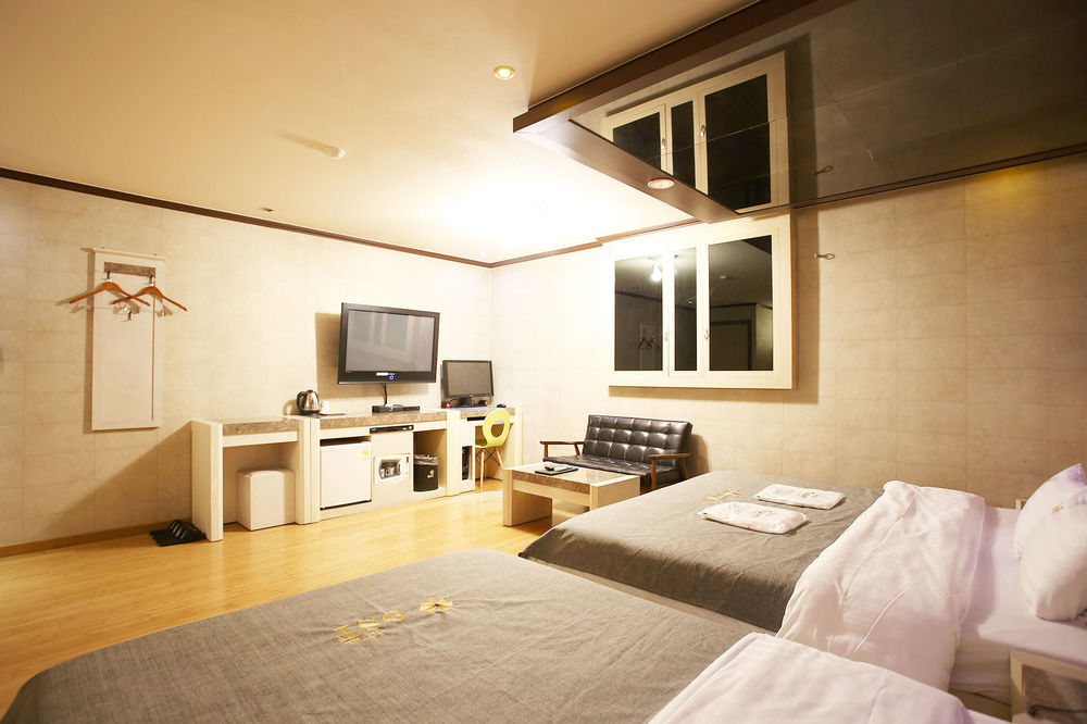 Ost Hotel Chuncheon Exterior photo